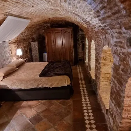 Apartamento Cueva Arabe En El Casco Antiguo, Toledo