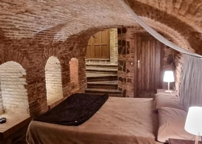 Cueva Arabe En El Casco Antiguo, *